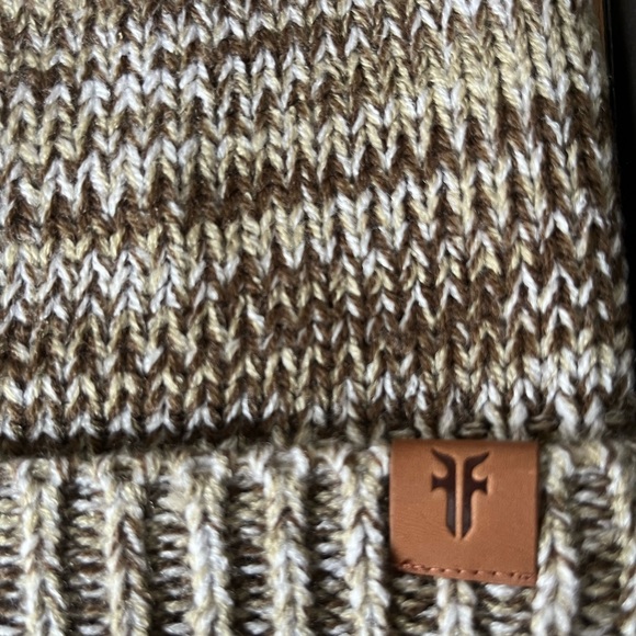 Frye Boxed Beanie & Card Case Boxed Set - Picture 4 of 9